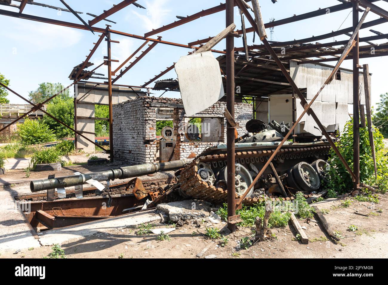 Destroyed Technical Ukraine war 2022 russia tanks hi-res stock photography and images - Alamy