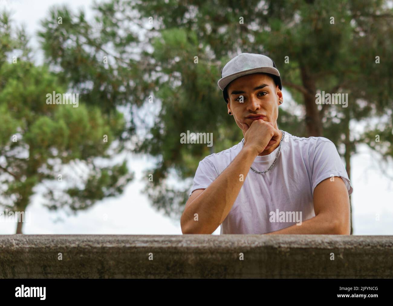 Guy with cap hi-res stock photography and images - Alamy