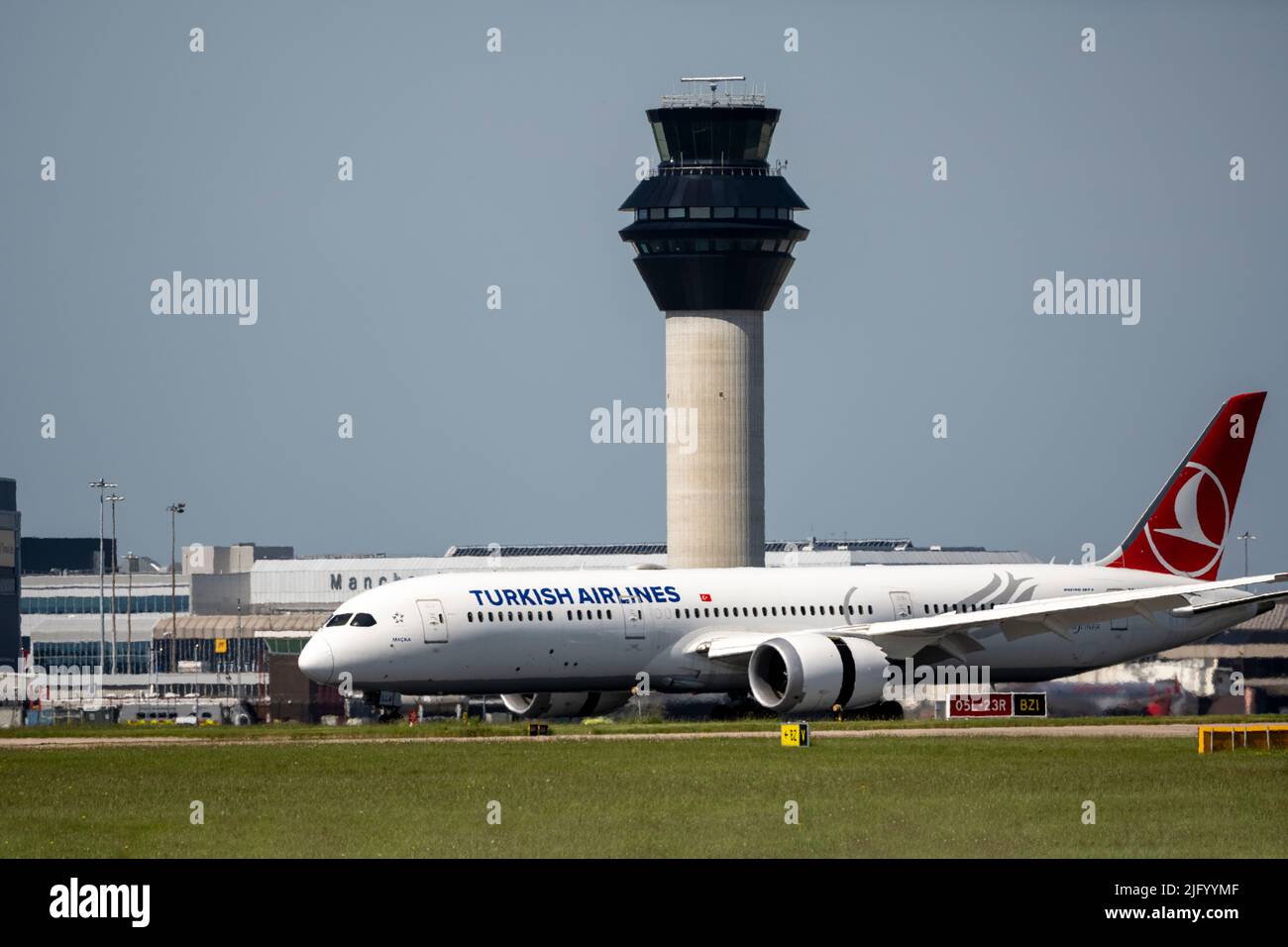 Turkish Airlines Boeing 787 Dreamliner landing at Manchester Airport, Manchester, England, United Kingdom, Europe Stock Photo