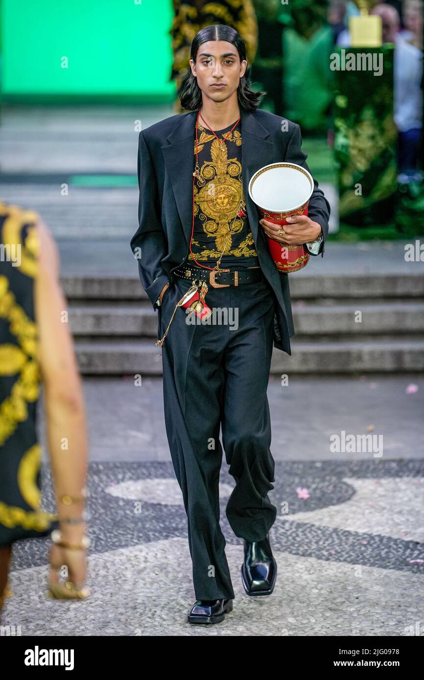 The Versace fashion show on the second day of Milan Fashion Week Men's  Collection Spring Summer 2023. Milan (Italy), June 18th, 2022 (Photo by  Matteo Rossetti/Mondadori Portfolio/Sipa USA Stock Photo - Alamy