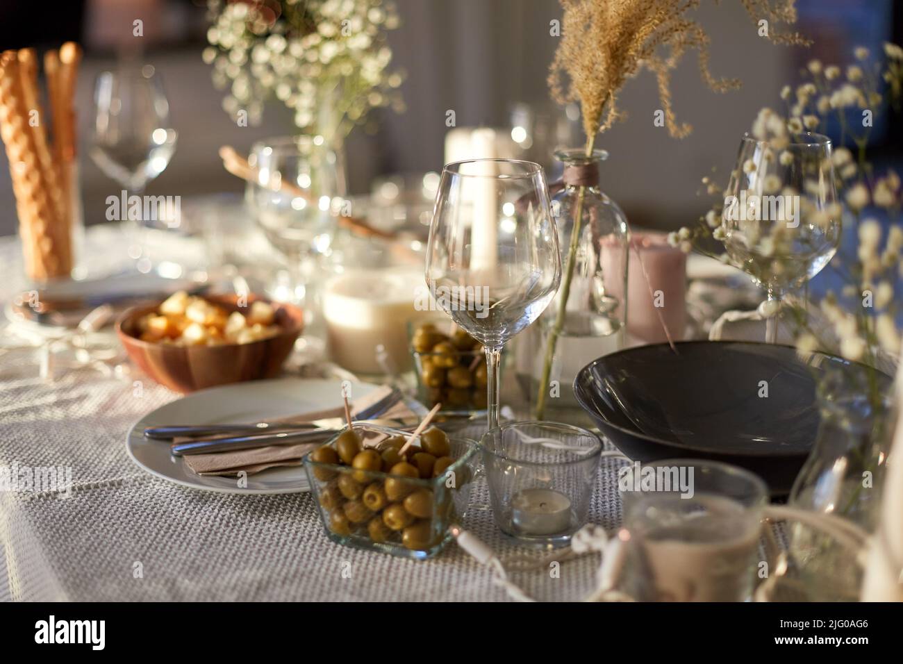 dinner party table serving at home Stock Photo Alamy