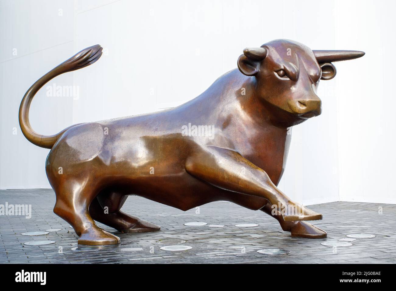 The bronze bull sculpture by Sculptor Laurence Broderick in Birmingham Bullring shopping centre, England, UK. Stock Photo