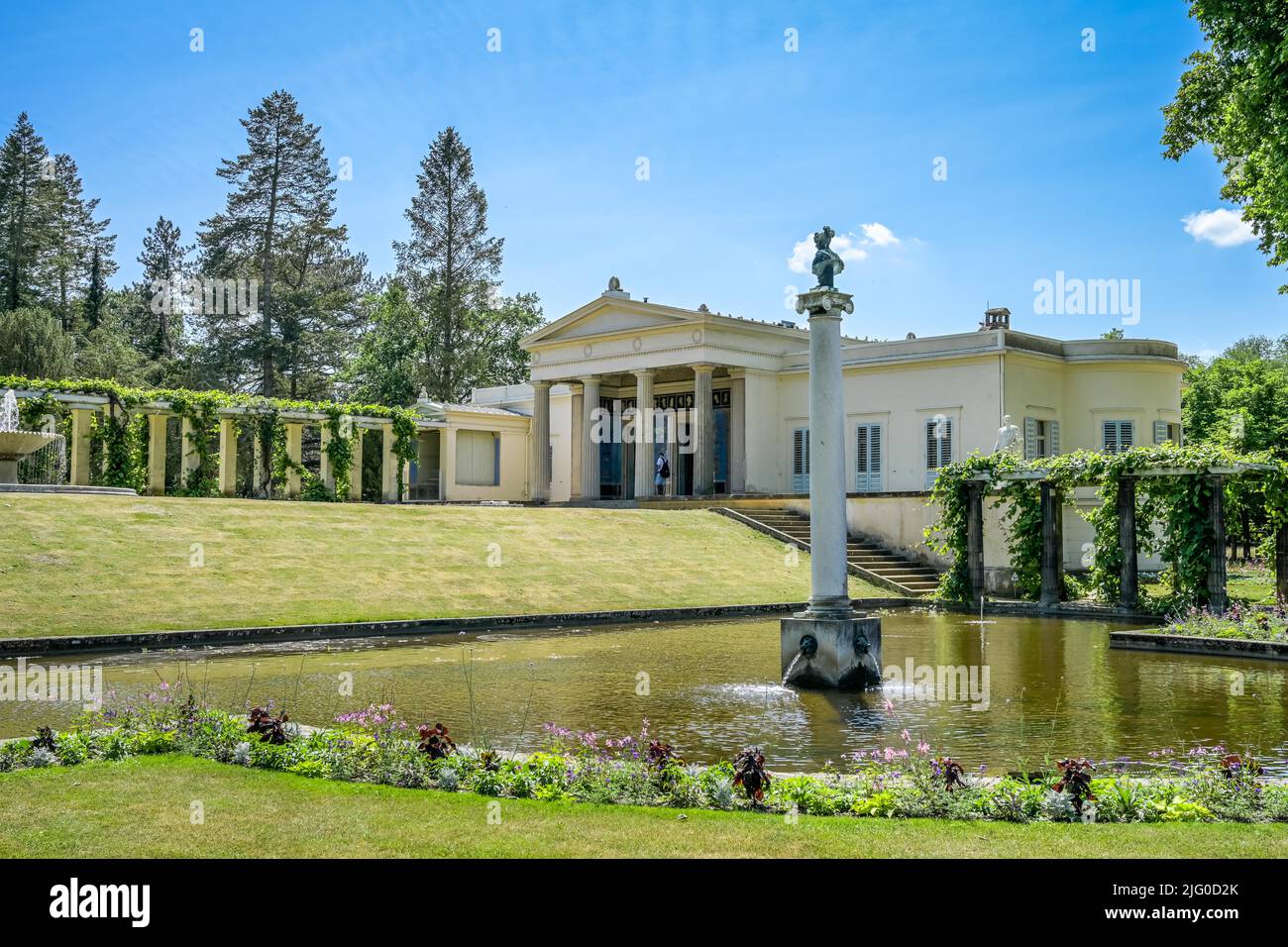schloss-charlottenhof-schlosspark-sanssouci-potsdam-brandenburg