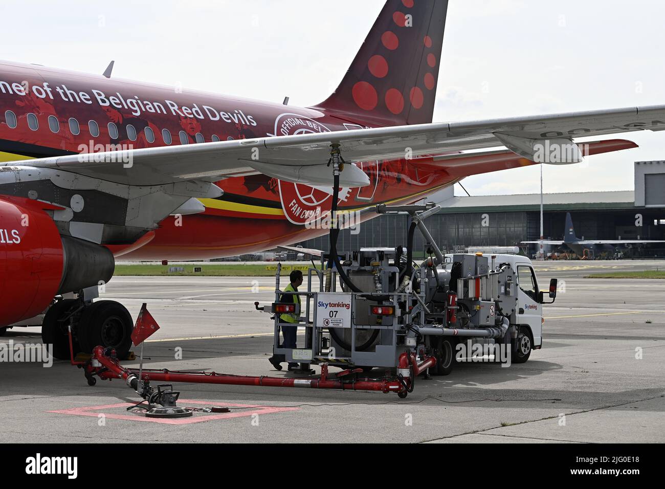 Zaventem. Belgium, 06/07/2022, illustration picture shows the refueling of the ariplane before the departure of Belgian national soccer team Red Flames to England for the Women's Euro 2022 tournament, Wednesday 06 July 2022 at Brussels Airport in Zaventem.  The 2022 UEFA European Women's Football Championship is taking place from 6 to 31 July. BELGA PHOTO ERIC LALMAND Stock Photo