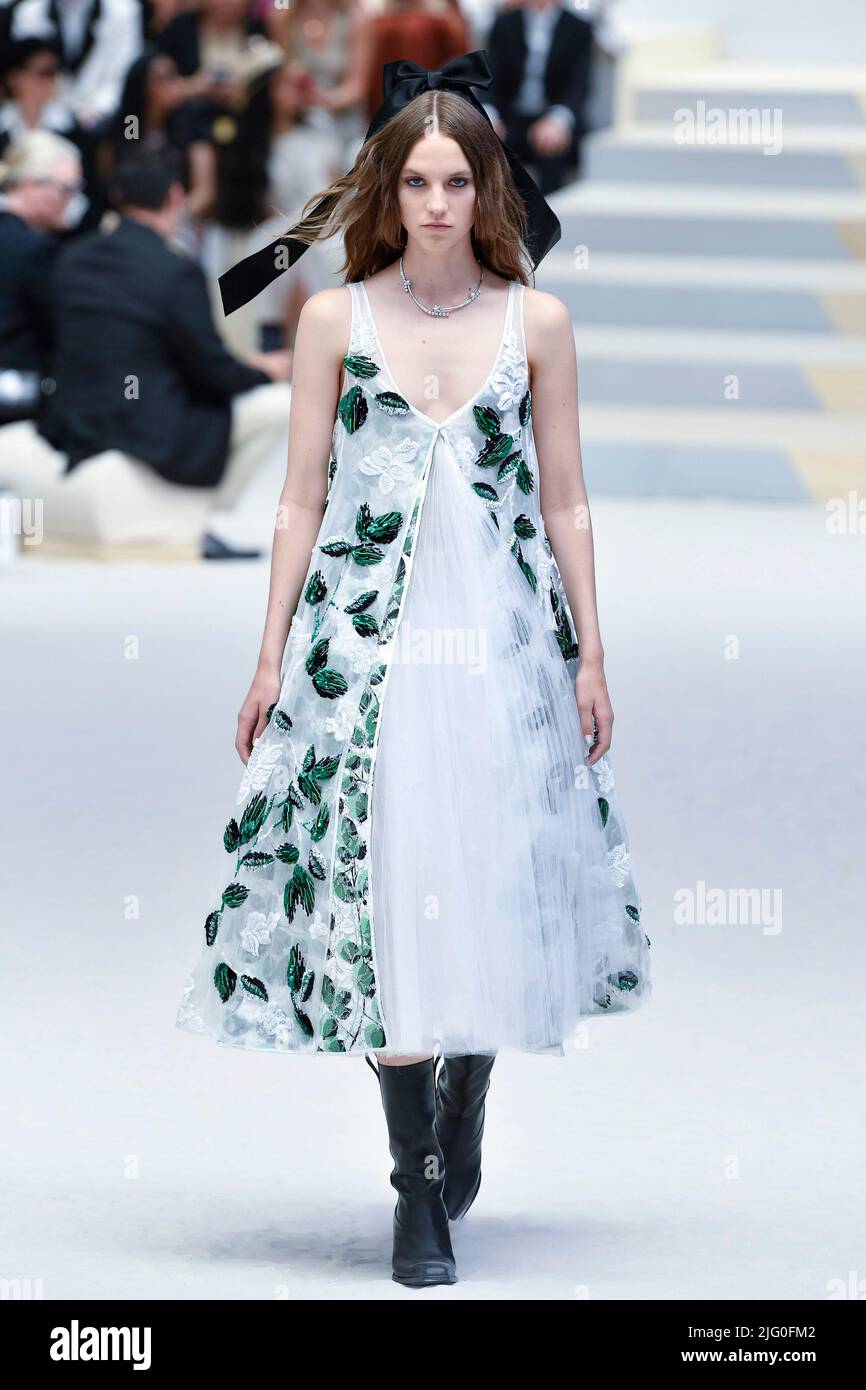 Chanel Haute Couture FallWinter 20222023 Show Review