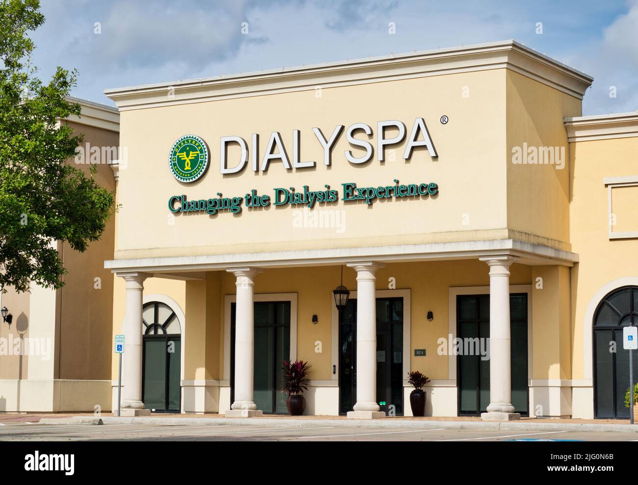 Houston, Texas USA 12-05-2021: Dialyspa building exterior in Houston, TX. Dialysis clinical treatment center. Stock Photo