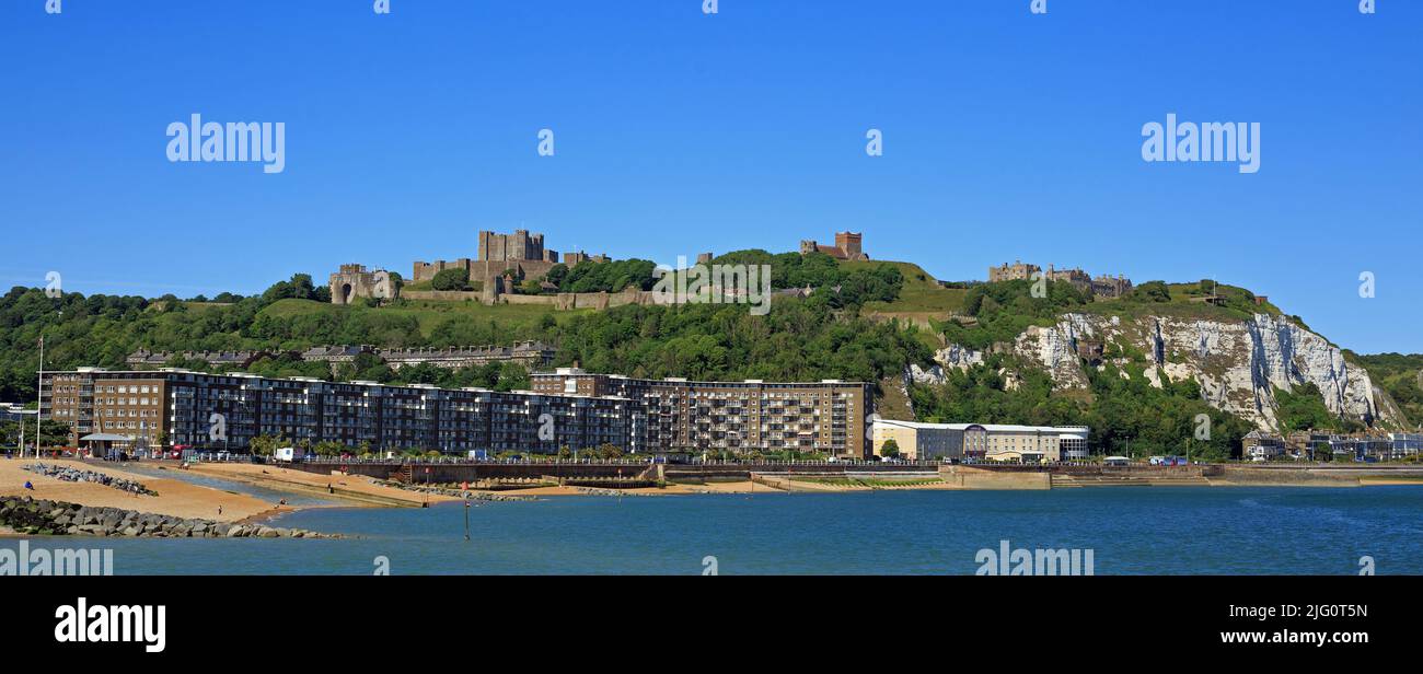 Panoramic view of Dover Castle and the town below, with the white cliffs of Dover and English Channel Stock Photo
