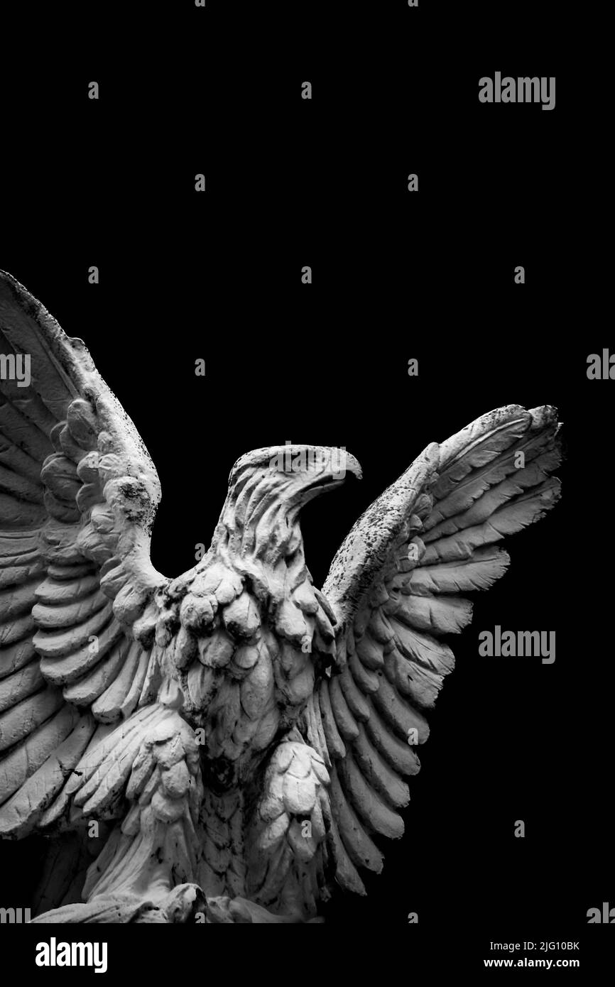 Black and White Eagle Statue Stock Photo - Alamy