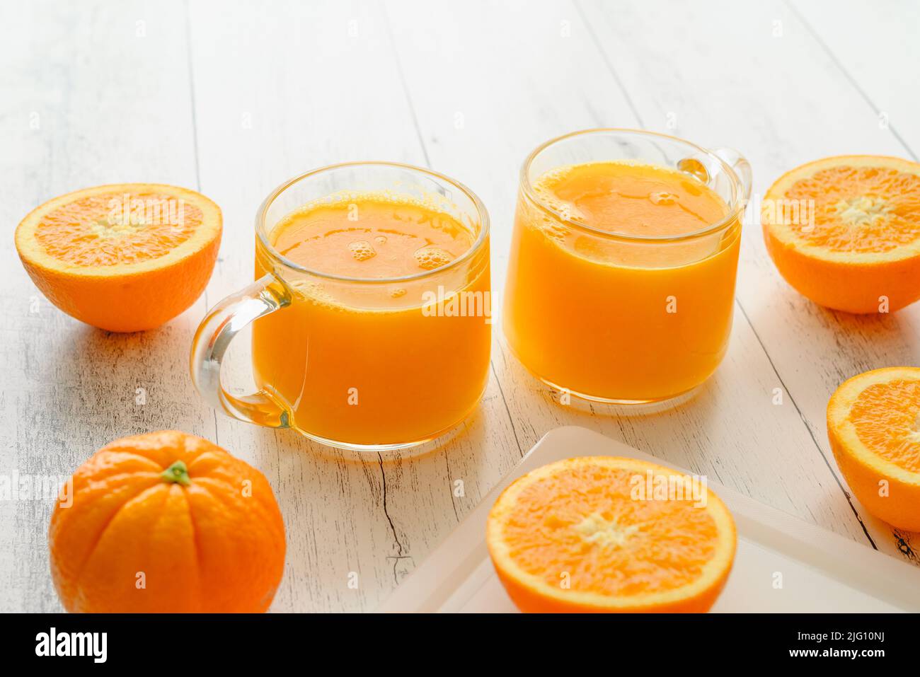 Squeeze fruit hires stock photography and images Alamy