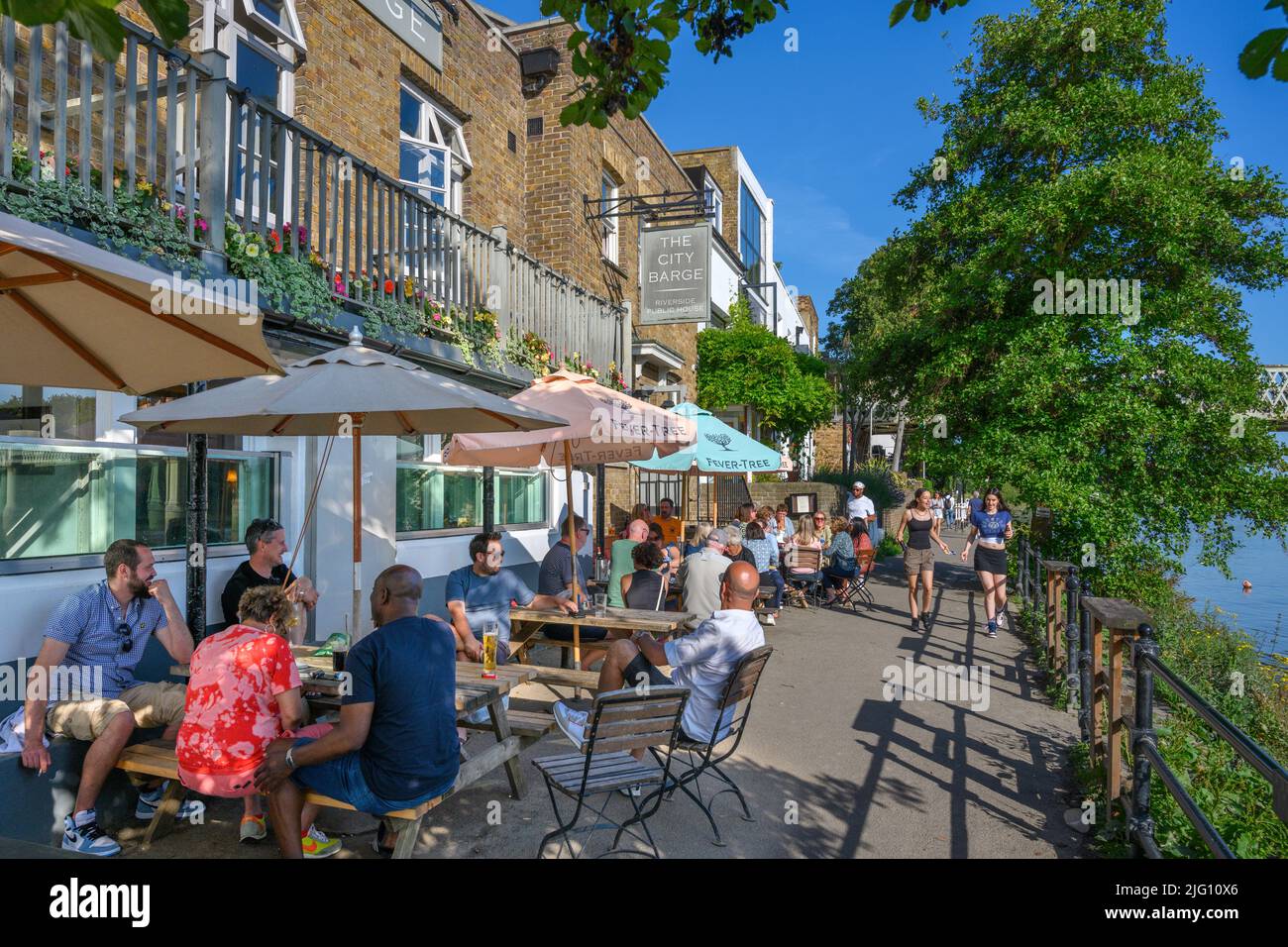 The City Barge pub on the River Thames at Chiswick, London, England, UK Stock Photo