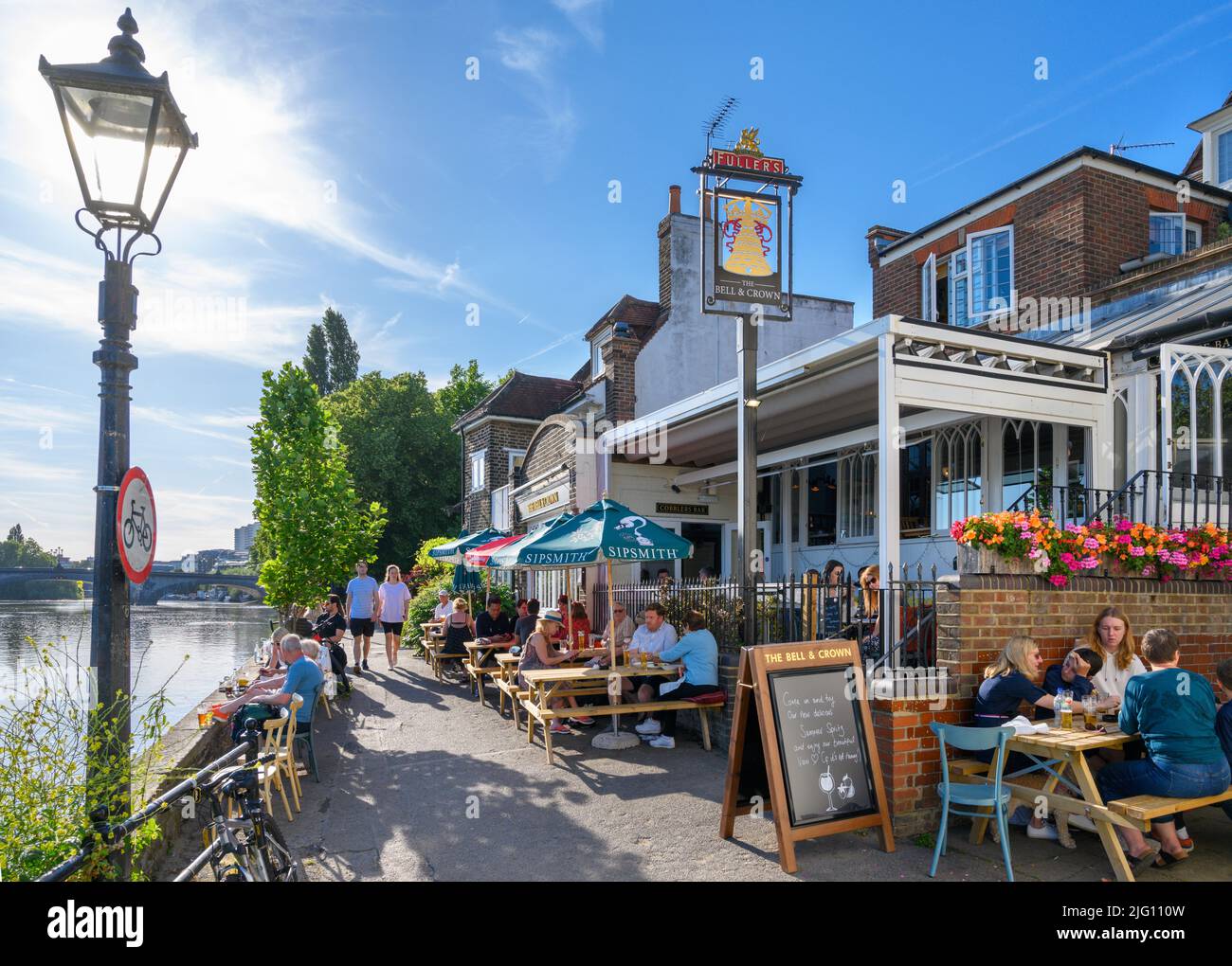 The Bell and Crown pub on the River Thames at Chiswick, London, England, UK Stock Photo