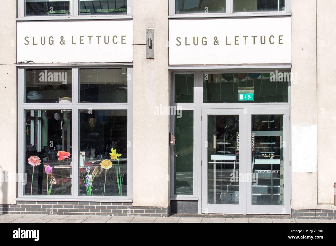 Slug and Lettuce pub in Crodyon Stock Photo
