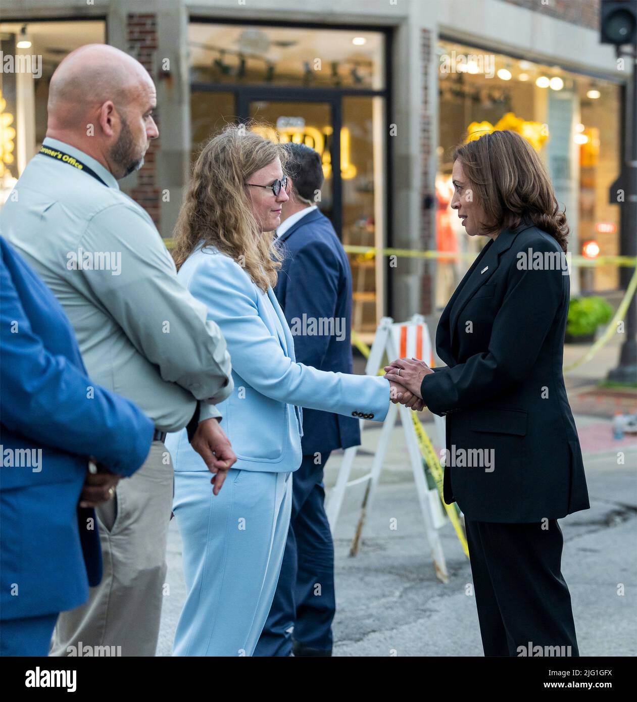 Highland Park, United States of America. 05 July, 2022. U.S President Vice President Kamala Harris, right, greets local officials, during a visit to the site of the Fourth of July parade mass shooting, July 5, 2022, in Highland Park, Illinois. Credit: Lawrence Jackson/White House Photo/Alamy Live News Stock Photo