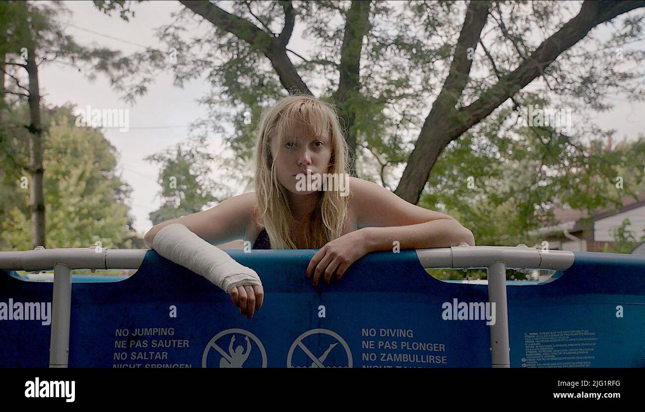 MAIKA MONROE, IT FOLLOWS, 2014 Stock Photo - Alamy