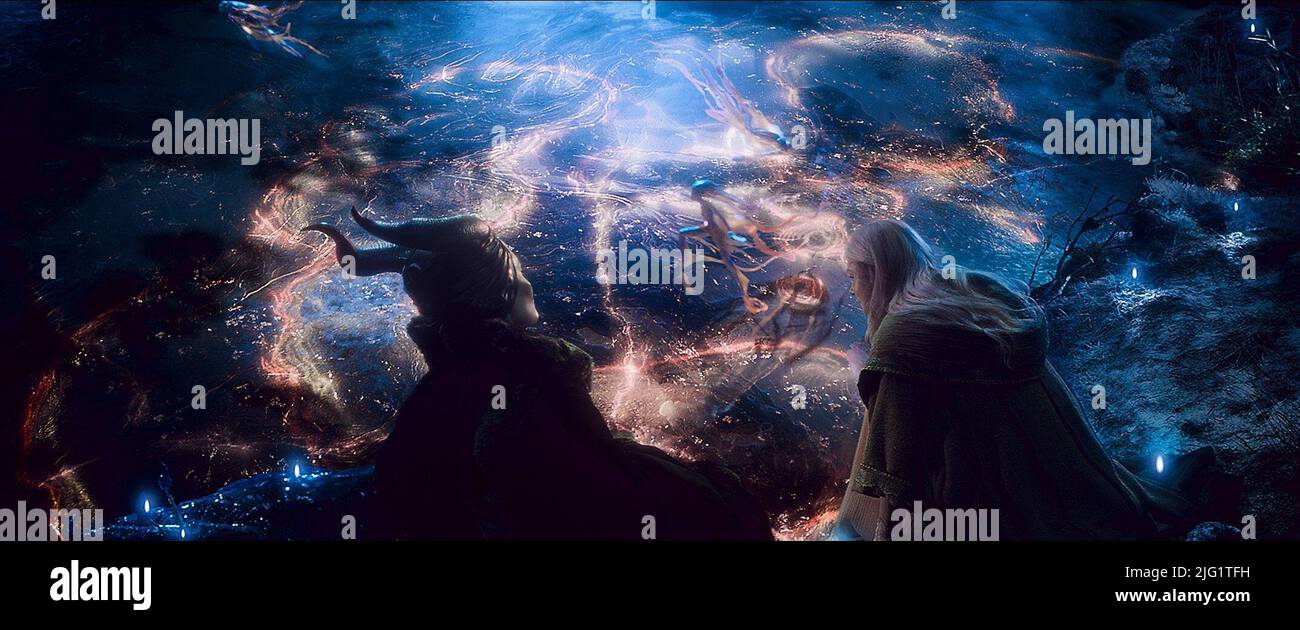 ANGELINA JOLIE, ELLE FANNING, MALEFICENT, 2014 Stock Photo - Alamy