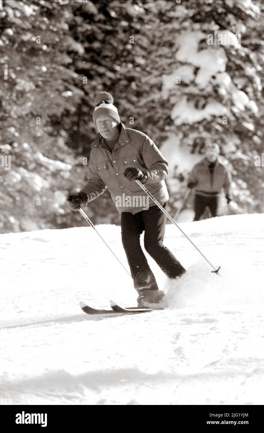 President Ford skiing at Vail, CO. December 1974. Stock Photo