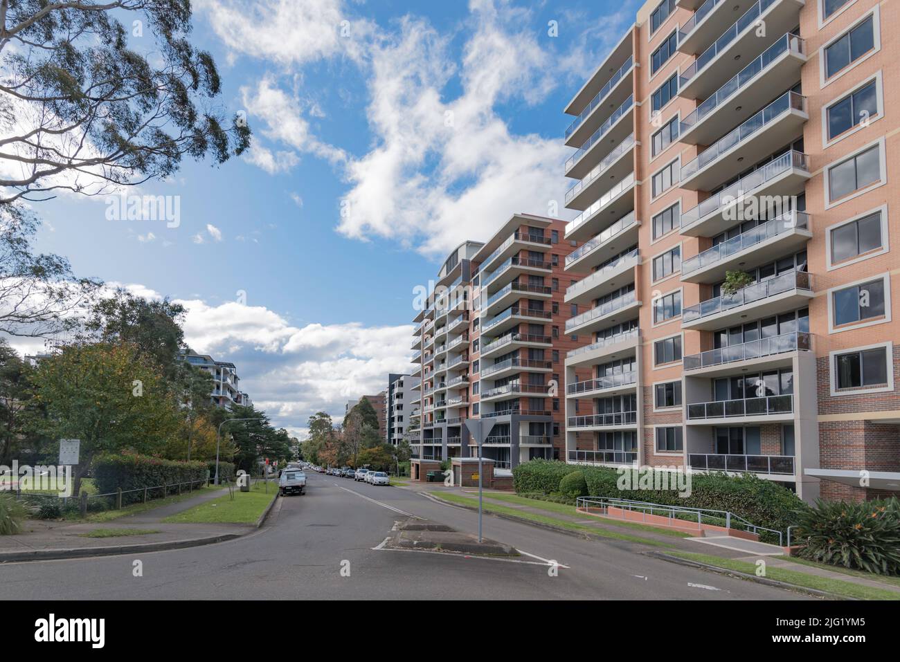 Modern australian housing hi-res stock photography and images - Alamy - High Rise Apartments In Adelaide Cbd