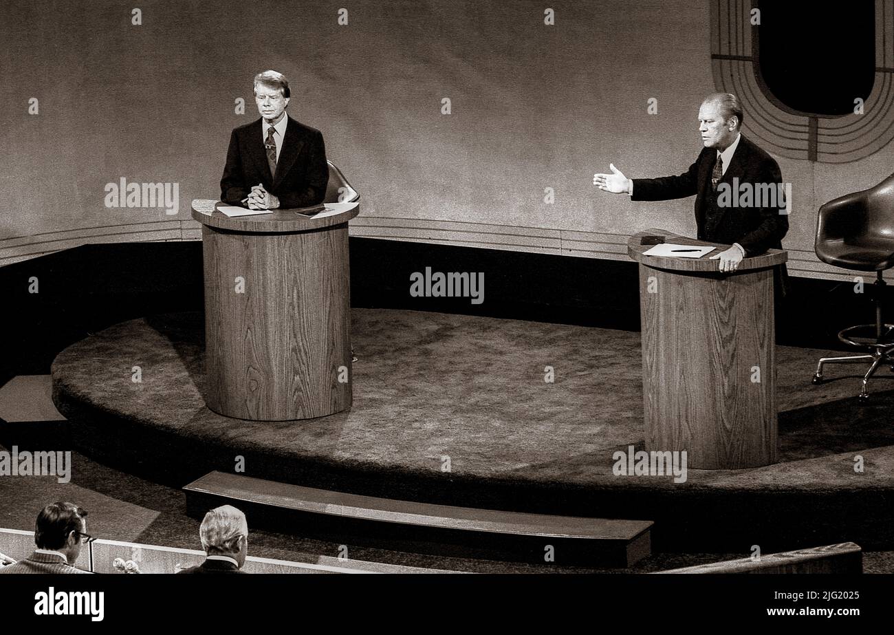 President Ford and Jimmy Carter meet at the Walnut Street Theater in Philadelphia to debate domestic policy during the first of the three Ford-Carter Debates. September 23, 1976. Stock Photo