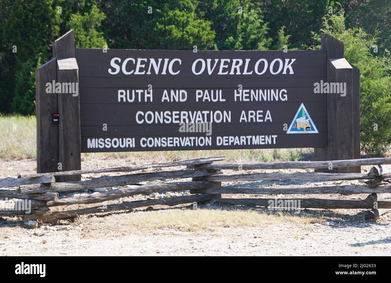 Branson, Missouri, U.S.A - June 21, 2022 - The entrance sign into the scenic overlook of Ruth and Paul Henning Conservation Area Stock Photo