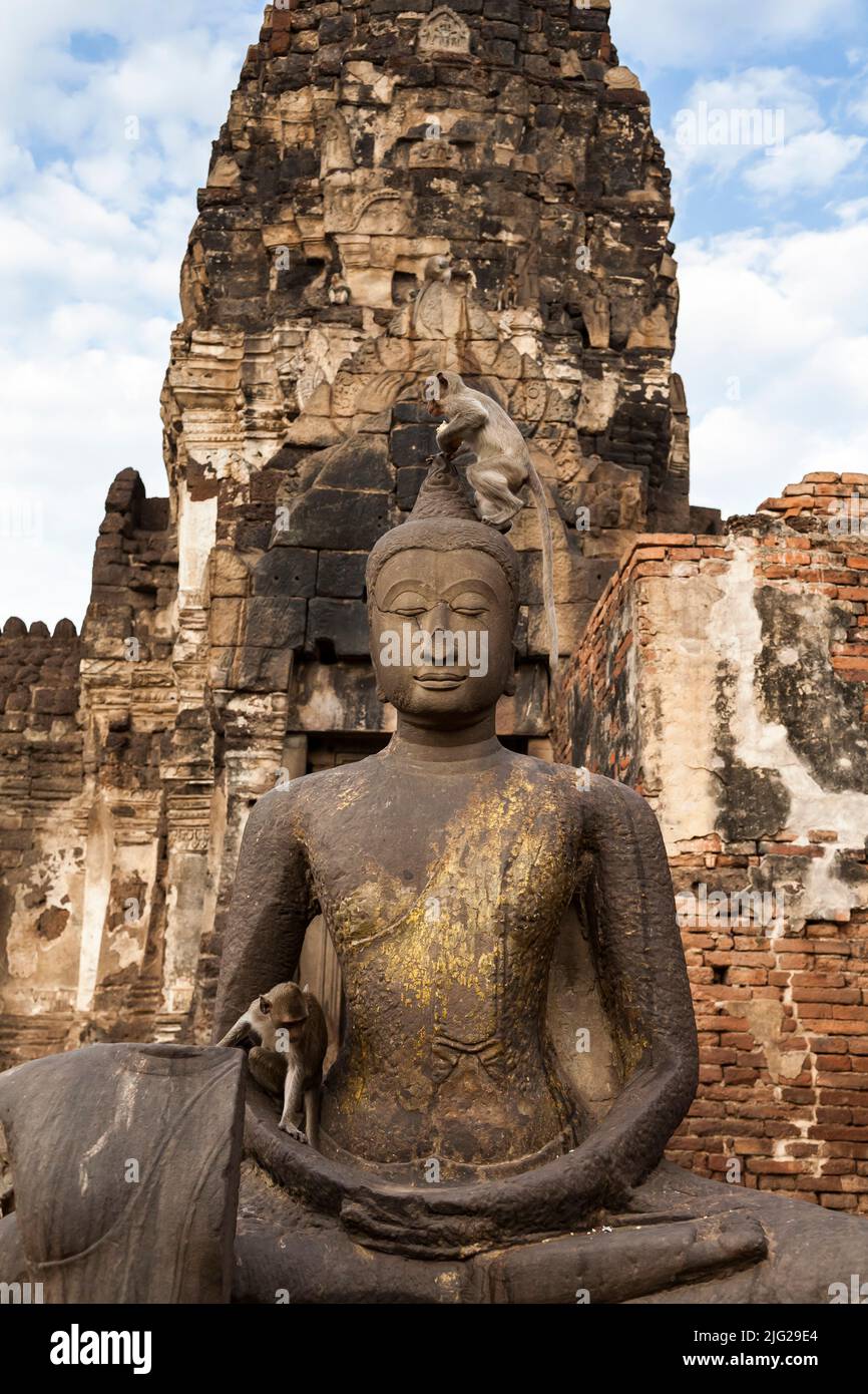 Monkey temple, Pra Prang Sam Yod(Yot), smiling Buddha statue, Chedi(stupa), Lopburi(Lop Buri), Thailand, Southeast Asia, Asia Stock Photo
