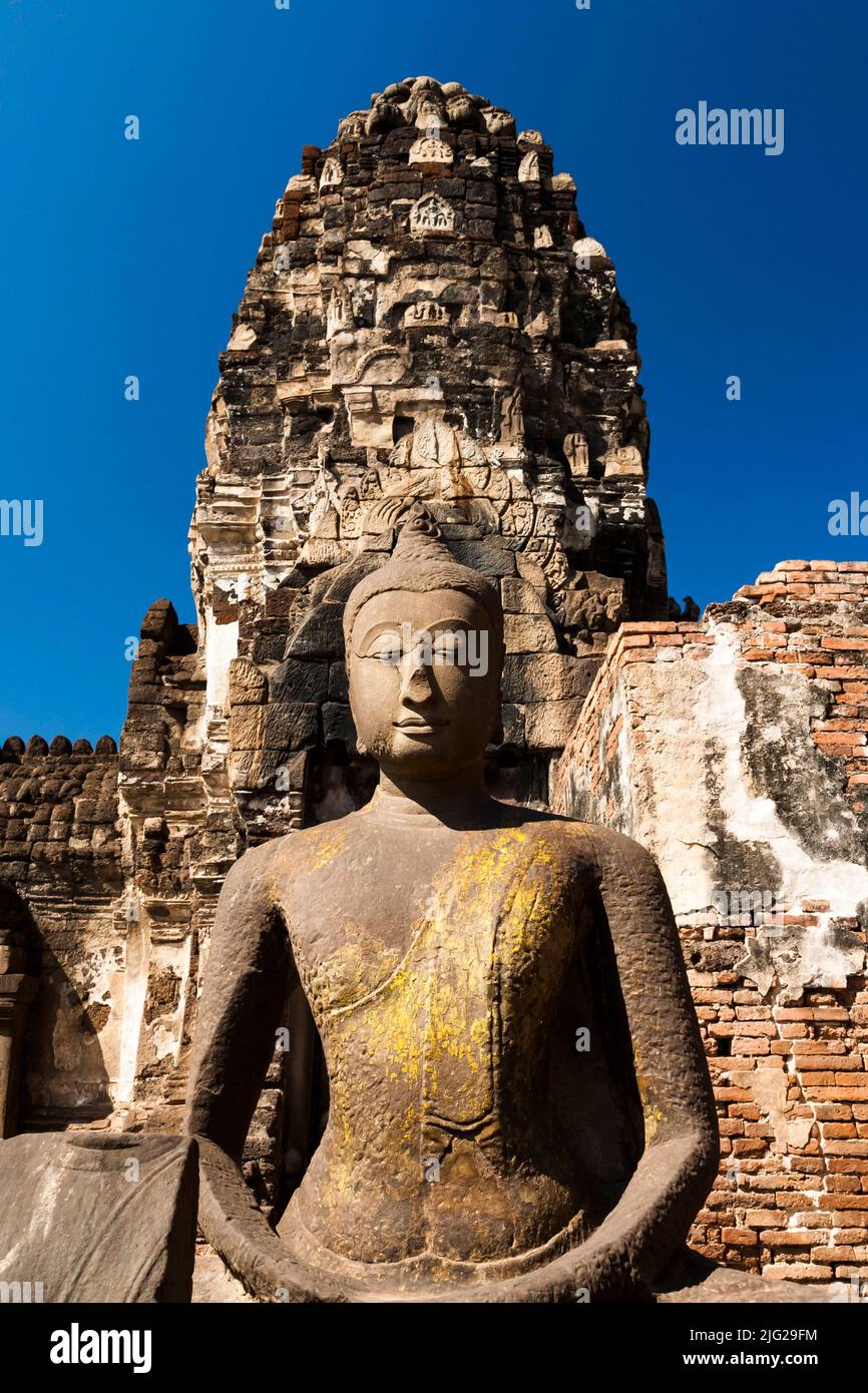 Monkey temple, Pra Prang Sam Yod(Yot), smiling Buddha statue, Chedi(stupa), Lopburi(Lop Buri), Thailand, Southeast Asia, Asia Stock Photo