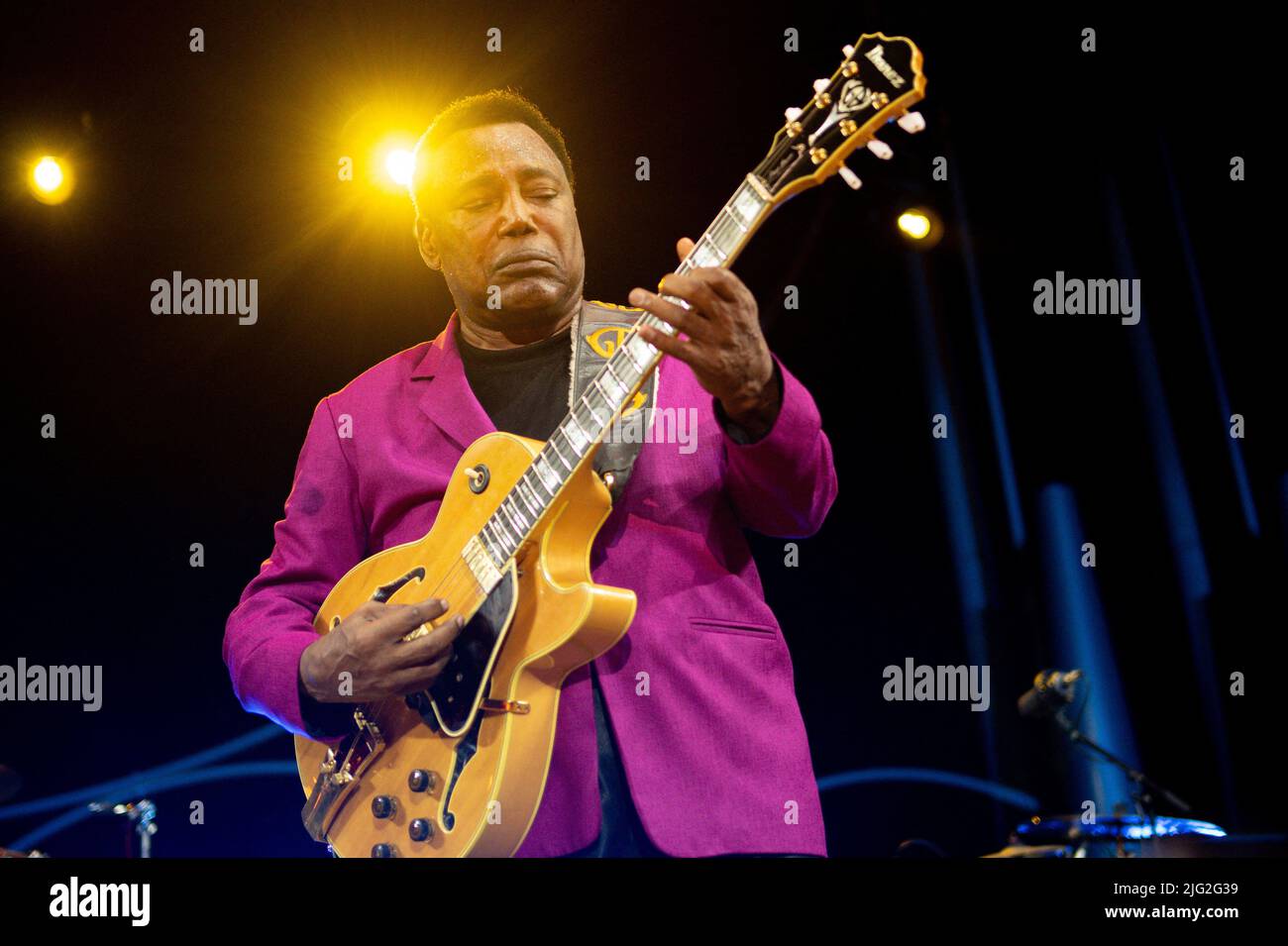 Jazz legend George Benson performs at Jazz A Juan festival on July 6, 2022  in Juan-les-Pins, south of France. Photo by Lionel Urman/ABACAPRESS.COM  Stock Photo - Alamy