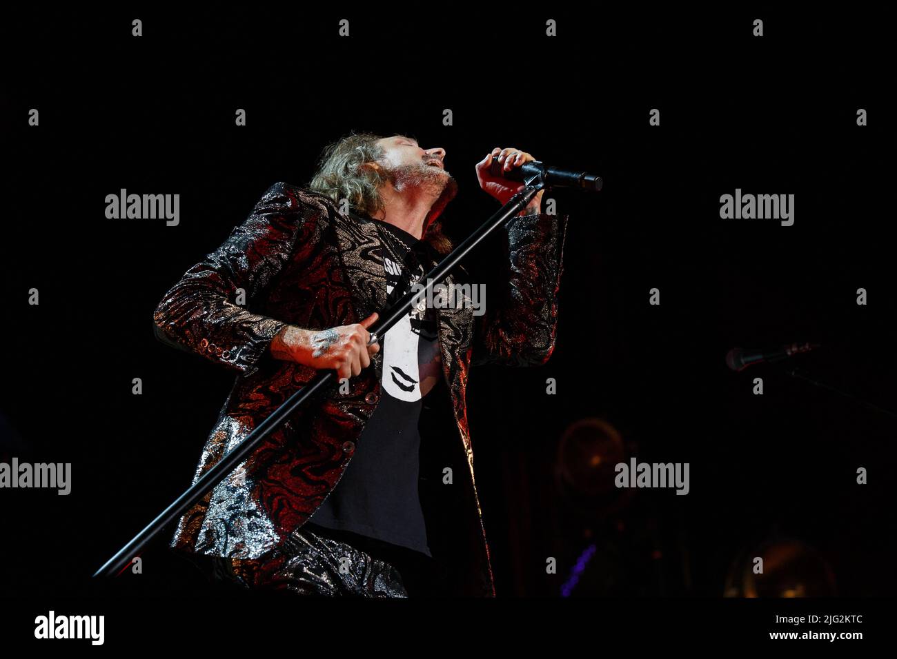 Toronto, Canada. 06th July, 2022. Singer Chris Robinson of The Black Crowes during the Shake Your Money Maker Tour in Toronto, Canada Credit: Bobby Singh/Alamy Live News Stock Photo