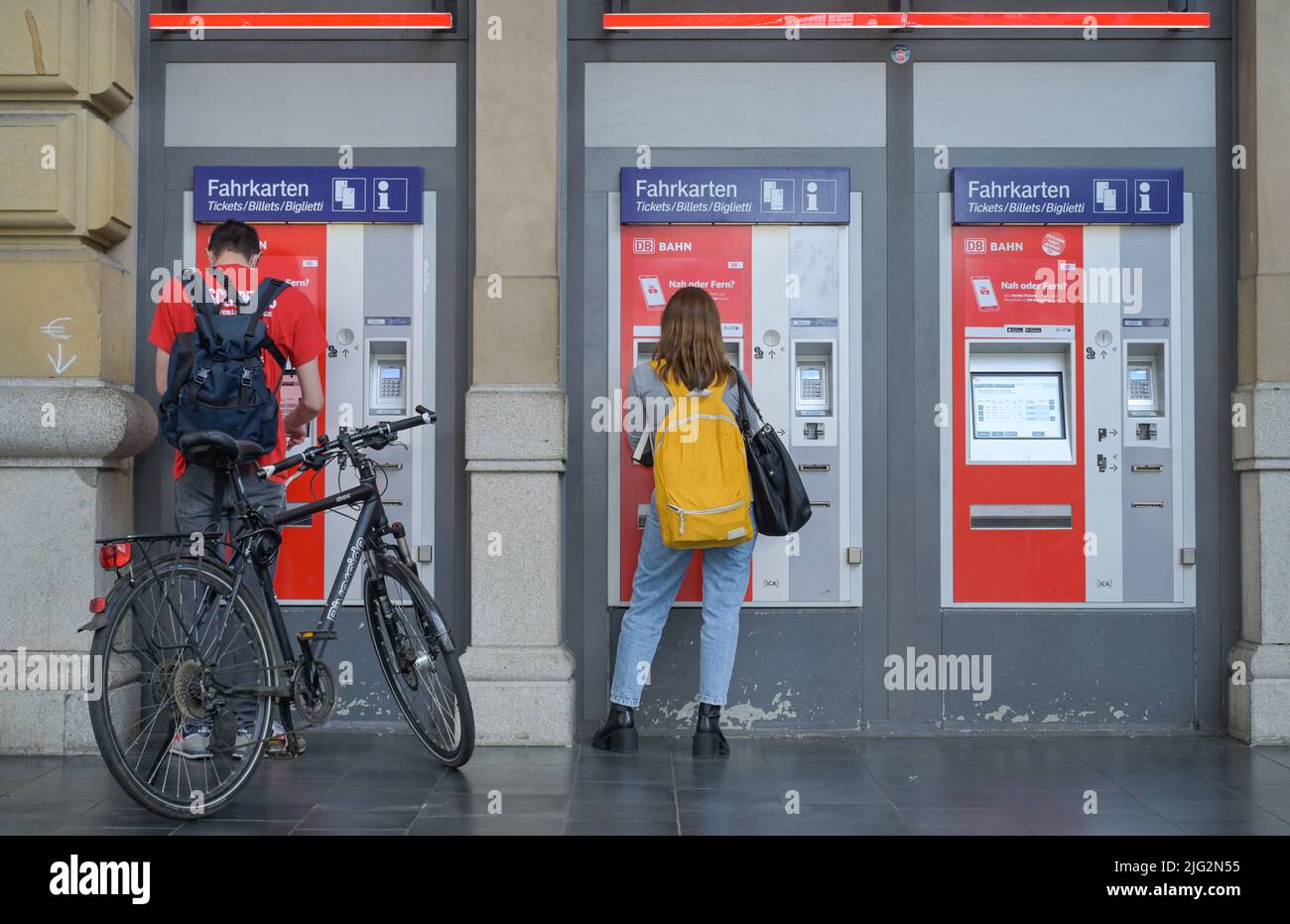 Fahrkartenautomaten, Hauptbahnhof, Frankfurt am Main, Hessen, Deutschland Stock Photo