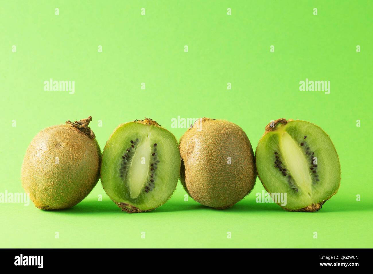 Group whole kiwi fruits hi-res stock photography and images - Alamy