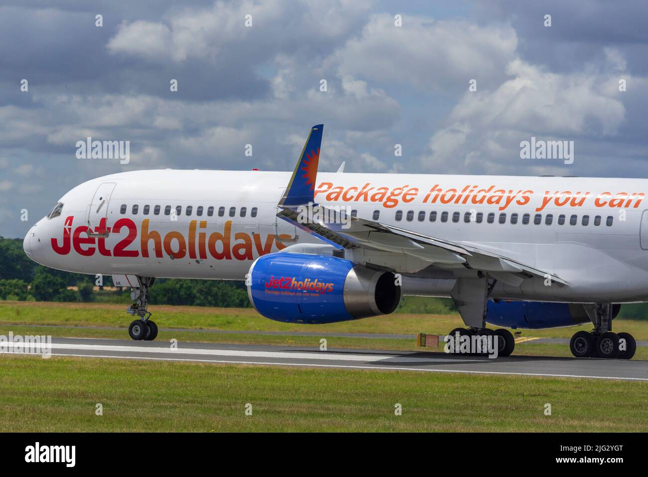 Boeing 757 23n reg hires stock photography and images Alamy