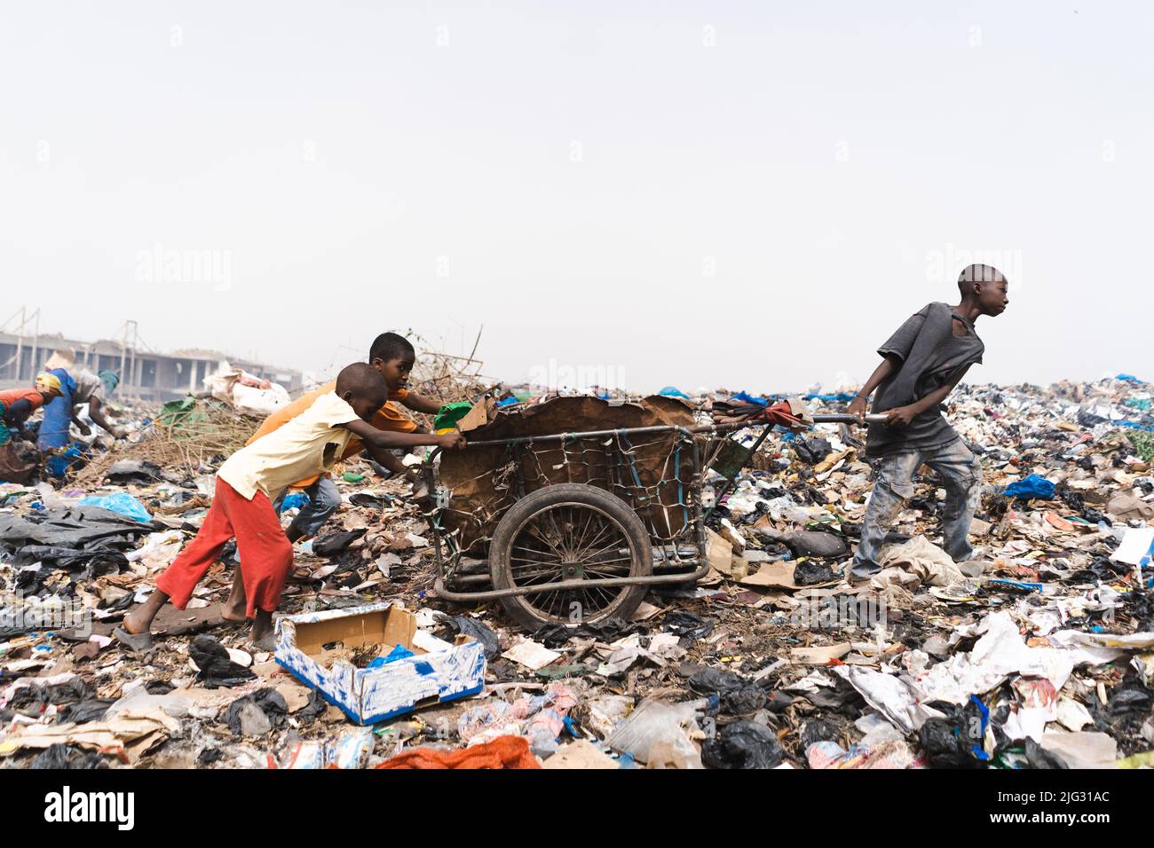 Garbage pickers children hires stock photography and images Alamy