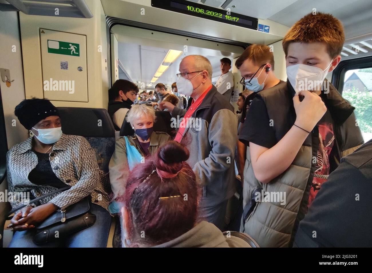 crowds in the train, chaos in local transport, 9-euro ticket, Germany, North Rhine-Westphalia, Ruhr Area, Holzwickede Stock Photo