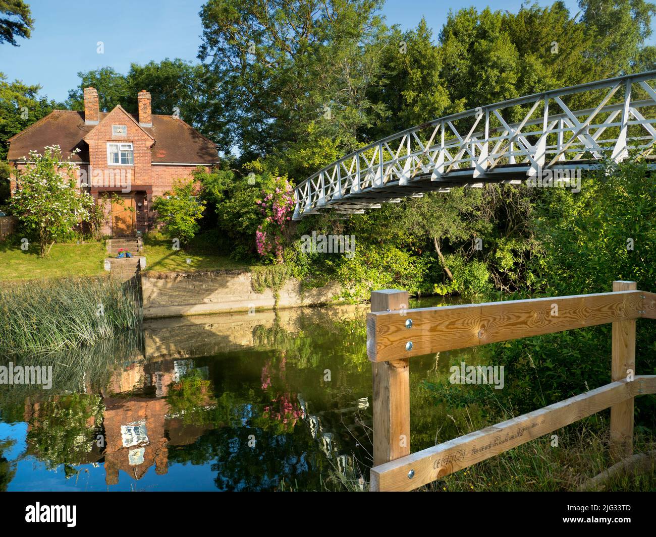 A quintessentially English rural scene, Little Wittenham is a tiny but beautiful village in