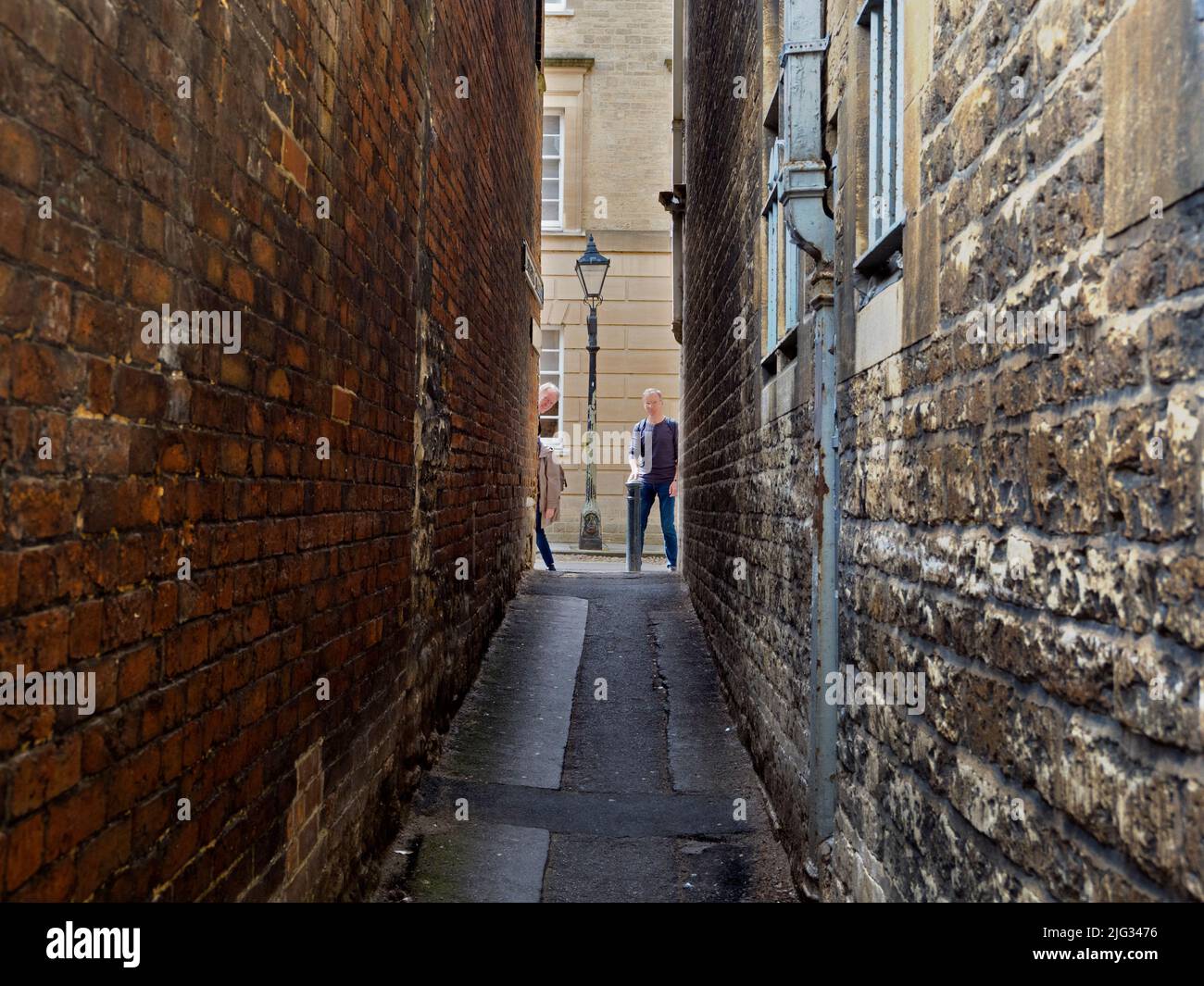 The historic city of Oxford has many famous sights, landmarks and university colleges to see. But just as interesting are its back streets, alleys and Stock Photo