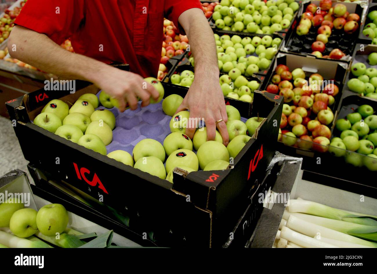 Apples for sale, Ica Maxi grocery store Stock Photo Alamy
