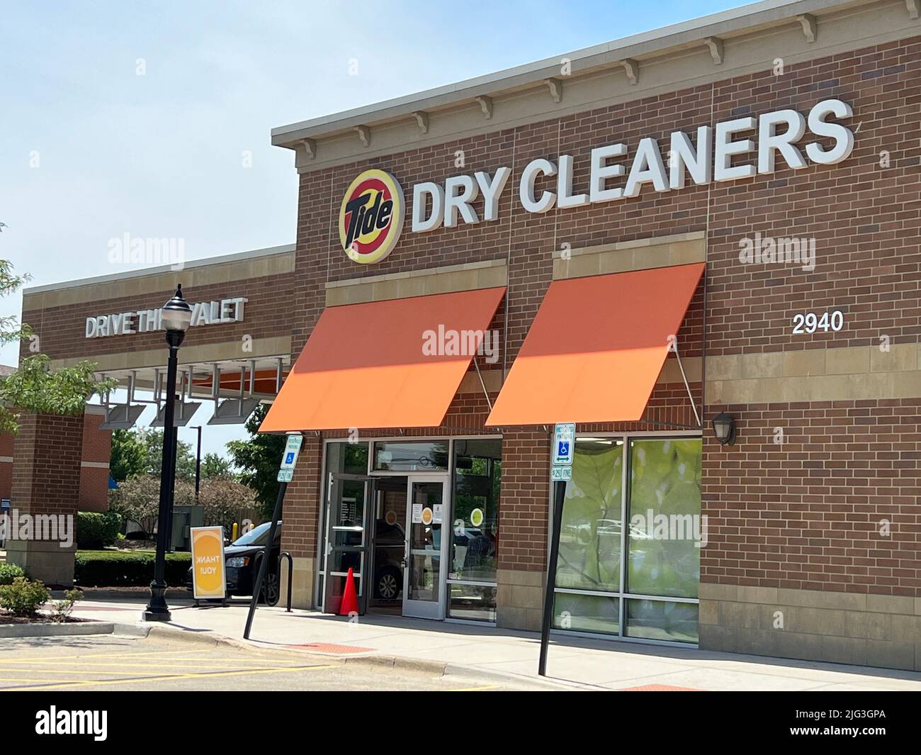 Exterior of a Tide Dry Cleaners in Naperville, a suburb of Chicago, Illinois Stock Photo Alamy