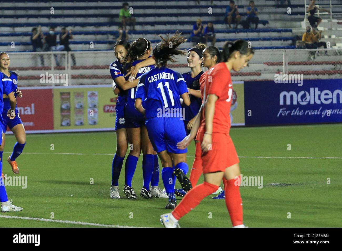 Manila, Metro Manila, Philippines. 6th July, 2022. The Filipinas celebrate after Kaya Tanada Hawkinson (12, Blue) scored a header to earn the Philippines it's sixth point of the match. (Credit Image: © Dennis Jerome Acosta/Pacific Press via ZUMA Press Wire) Stock Photo