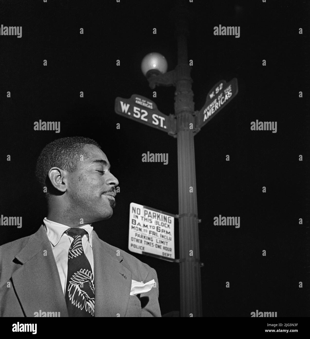 Dizzy Gillespie, head and shoulders Profile, West 52nd Street, New York City, New York, USA, William P. Gottlieb, 1946 Stock Photo