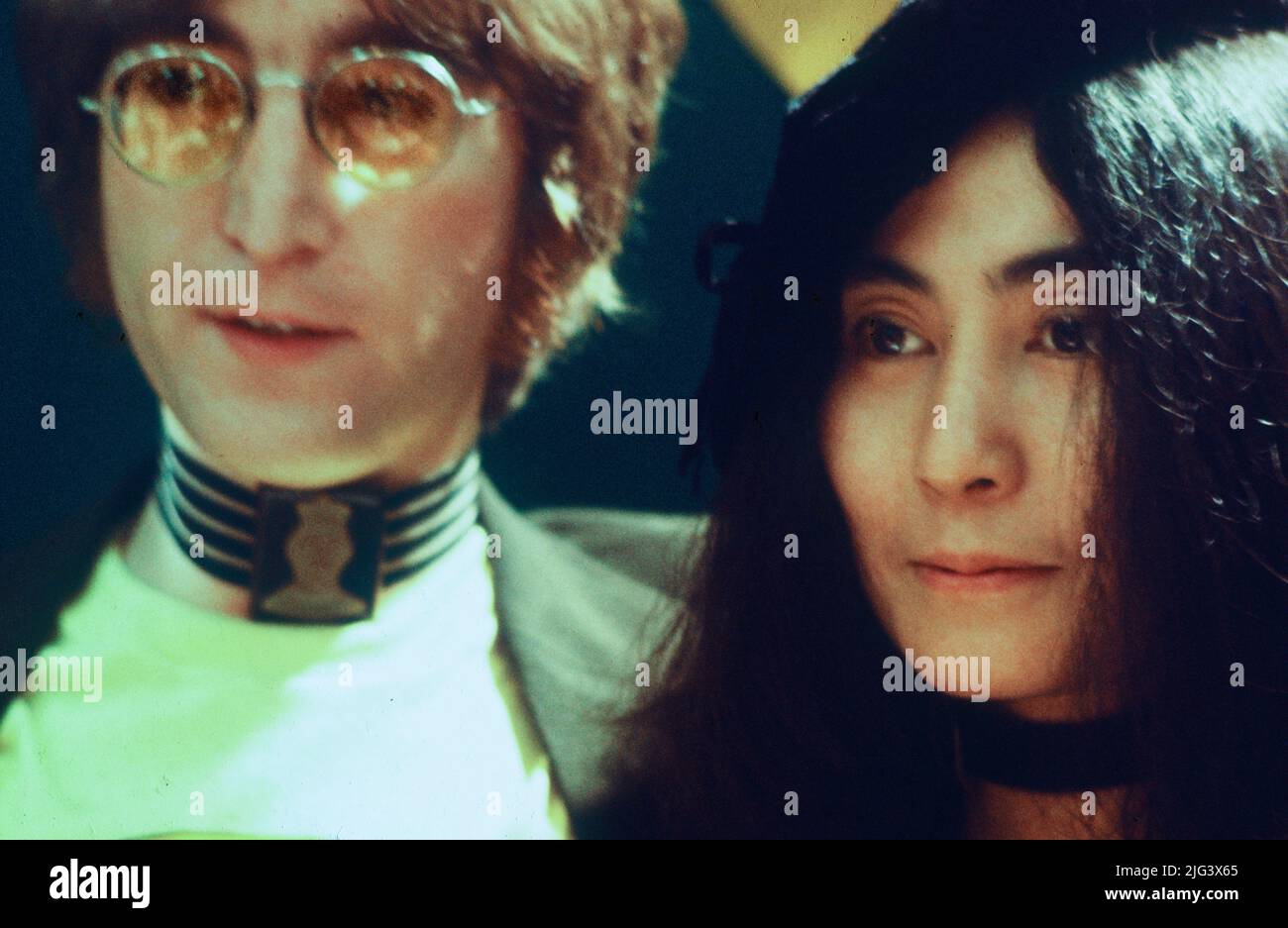 John Lenno and Yoko Ono at Selfridges, Oxford street London, Great Britain - 1971,  (Photo Gijsbert Hanekroot) Stock Photo