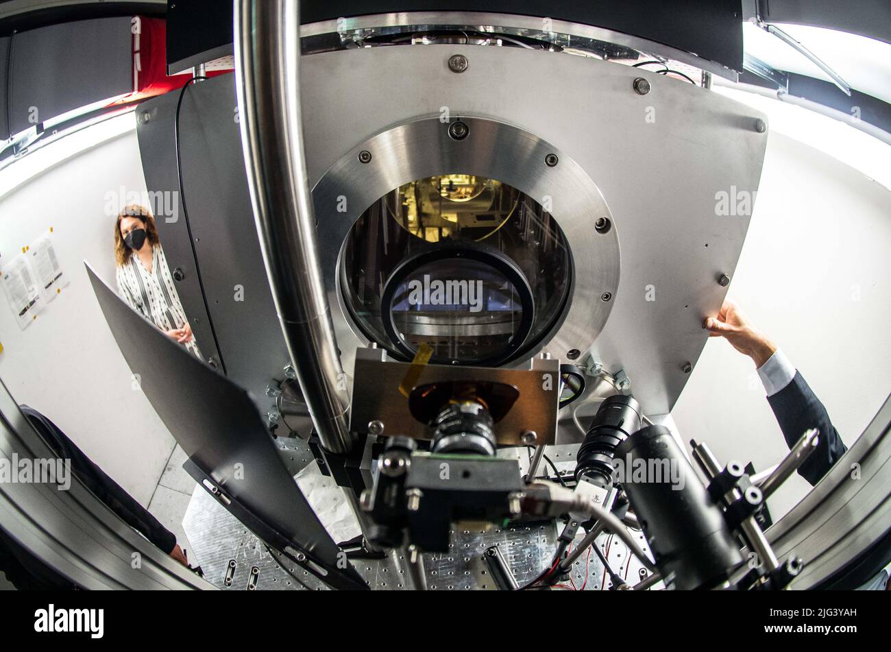 Munich, Bavaria, Germany. 7th July, 2022. Inside the CALA laser labs at ...