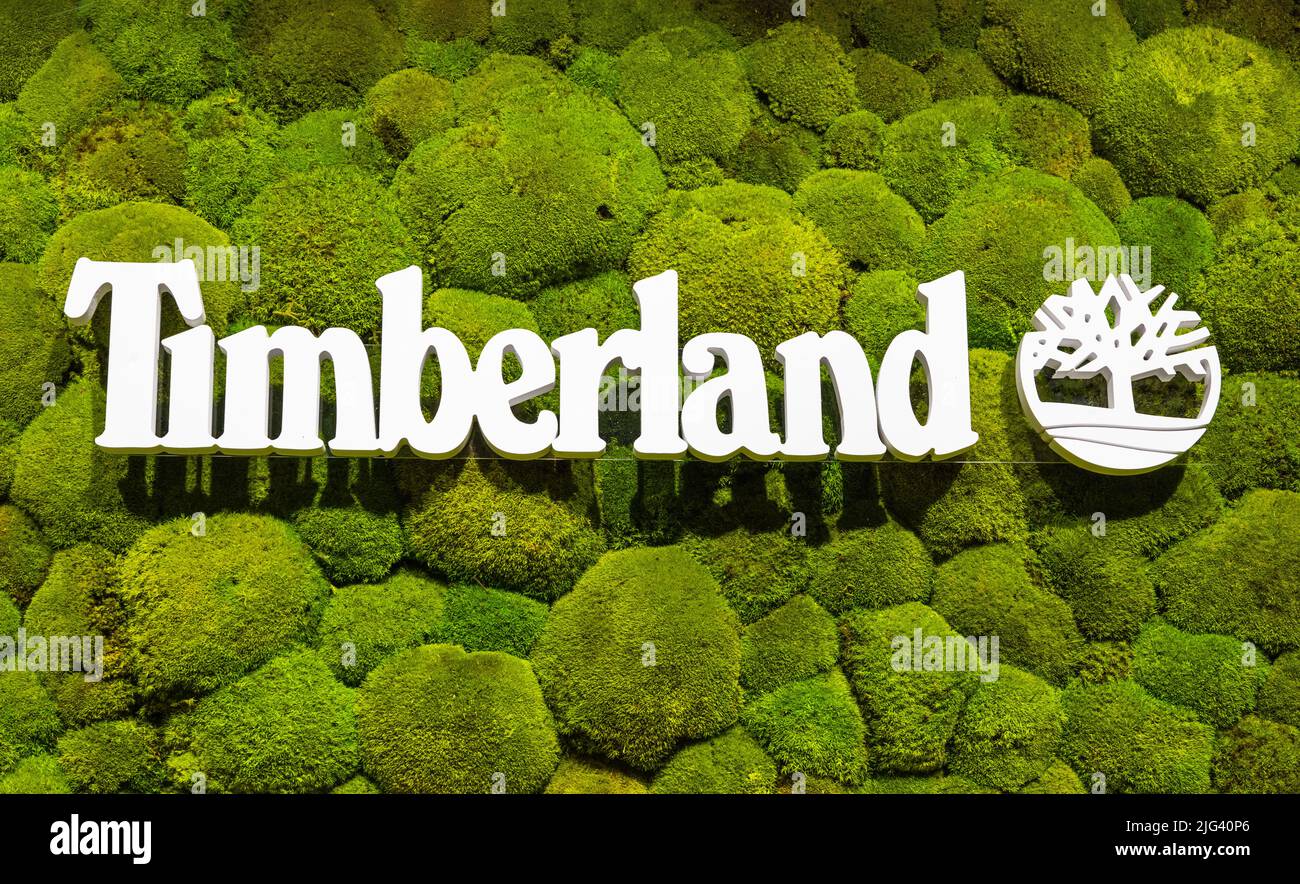 Timberland logotype logo sign on the wall of the store. Kaunas, Lithuania,  22 June 2022 Stock Photo - Alamy