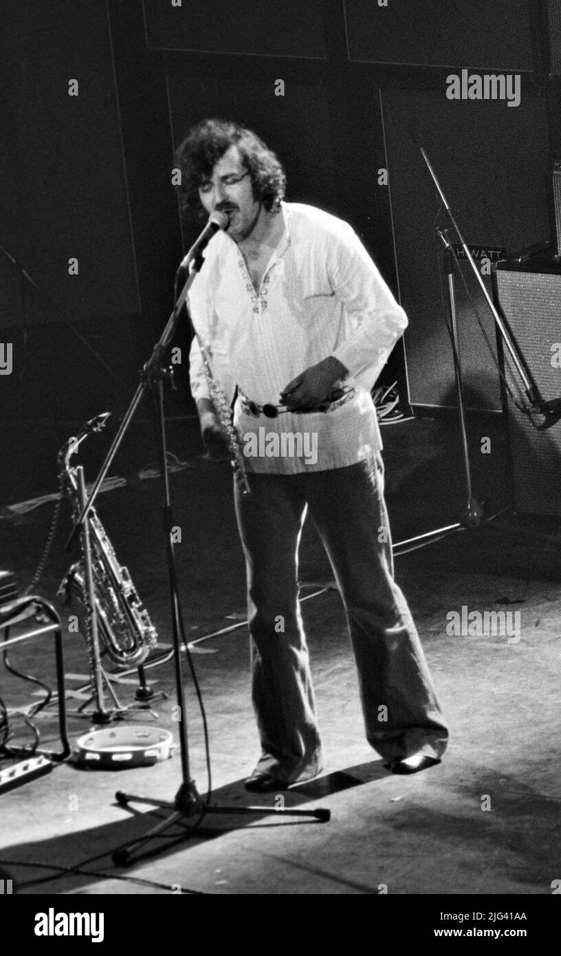 Moody blues ray thomas hires stock photography and images Alamy