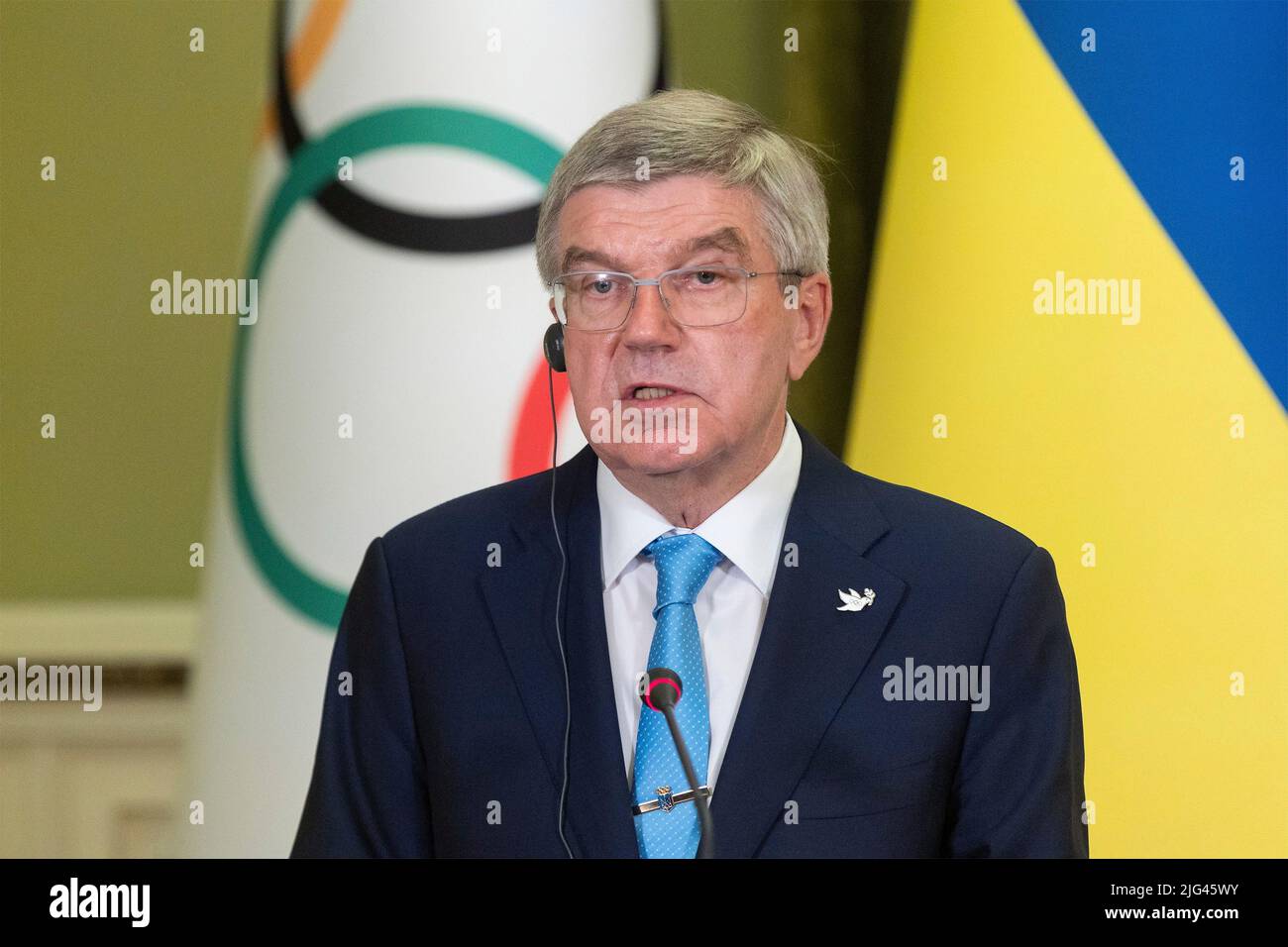 Kyiv, Ukraine. 03 July, 2022. International Olympic Committee President Thomas Bach, responds to a question during a joint press conference with Ukrainian President Volodymyr Zelenskyy at the Mariinskyi Palace, July 3, 2022 in Kyiv, Ukraine.  Credit: Ukraine Presidency/Ukrainian Presidential Press Office/Alamy Live News Stock Photo