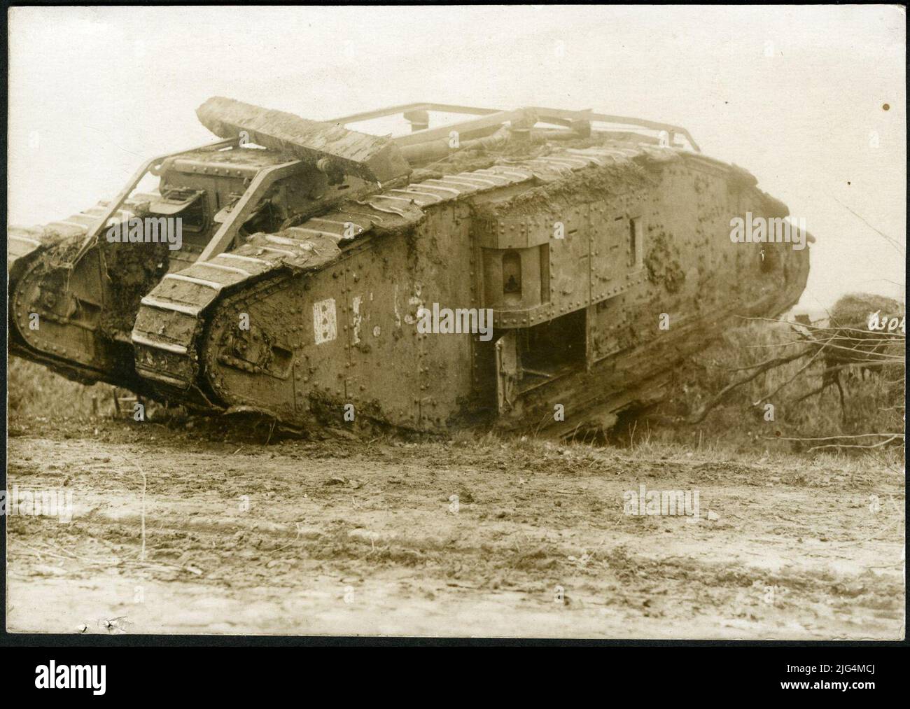 The lost tank battle of the English at Cambrai. Engl. Tank while ...