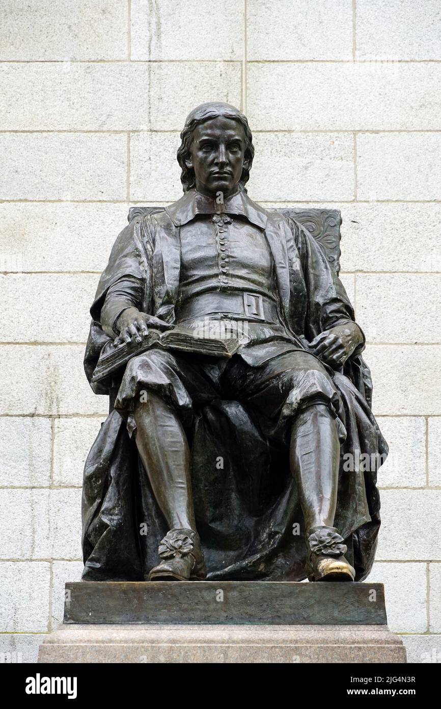 John Harvard statue (1884 Daniel Chester French sculptor), Harvard