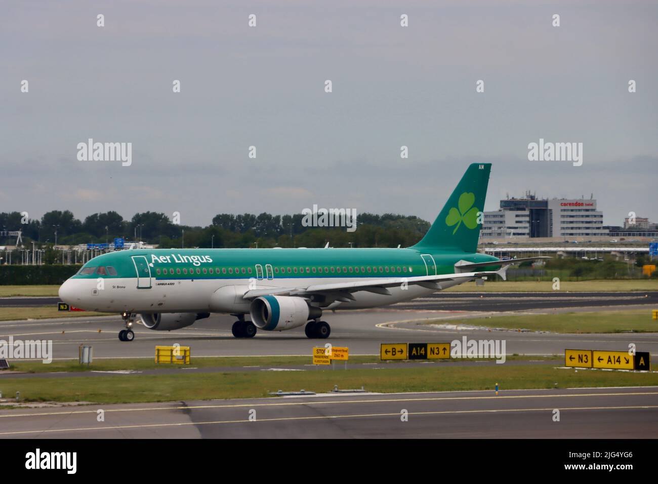 Air Lingus plane taxing at Schiphol Amsterdam airport June 30th 2022 Stock Photo