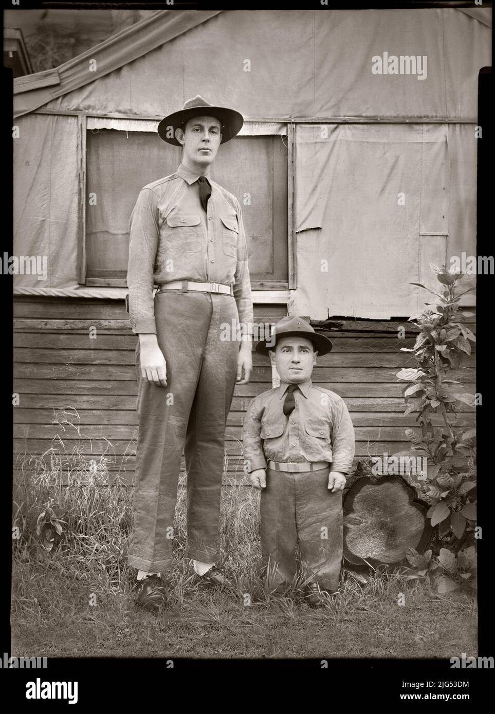 Tall and short soldiers of WW1. Image from 4.75 x 6.75 inch negative. Stock Photo