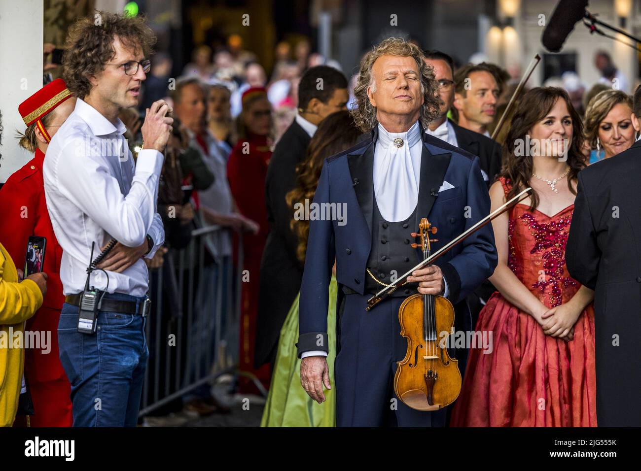 2022-07-07 20:56:23 MAASTRICHT - Violinist Andre Rieu, with his son Pierre on the left, during a concert at the Vrijthof. It is the start of a whole series of concerts on the Maastricht square. ANP KIPPA MARCEL VAN HOORN netherlands out - belgium out Stock Photo