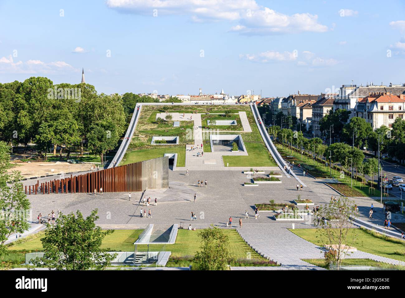 The green space on the roof of the new Museum of Ethnography in Budapest, Hungary, with the memorial to the 1956 Hungarian Revolution in the middle Stock Photo