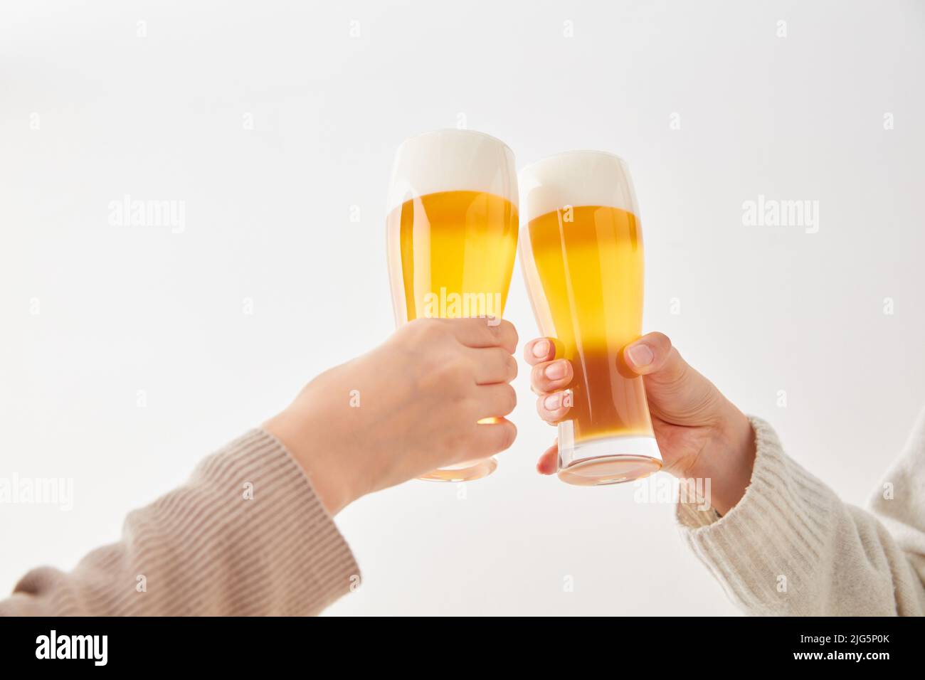 Beer glass cheers hi-res stock photography and images - Alamy